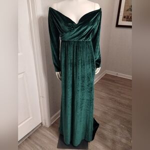 Emerald Velvet Long Sleeve Gown